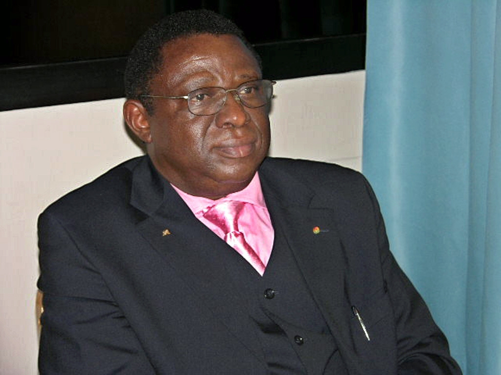 Colonel Bagosora wari Umuyobozi Mukuru muri Minisiteri y’Ingabo, akaba umwe mu bari abayobozi b’agatsiko k’intagondwa kitwaga Hutu Power, ni umwe mu bahamwe n’ibyaha bya Jenoside