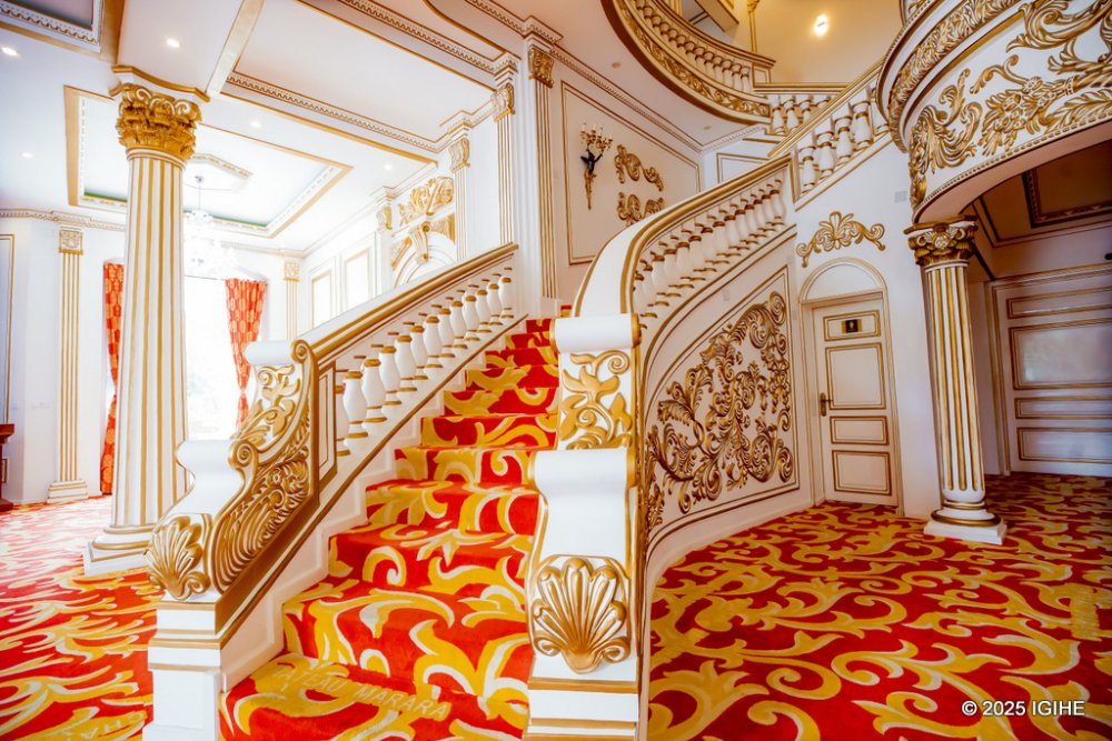 Imbere muri Chateau le Marara