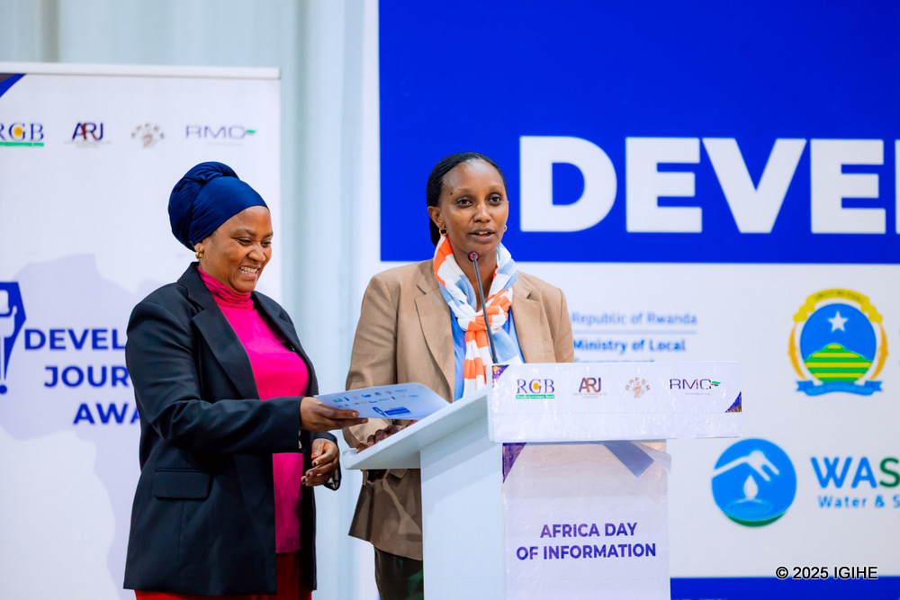 Mutesi Scovia ubwo yahamagaraga Umunyamakuru w'Umwaka
