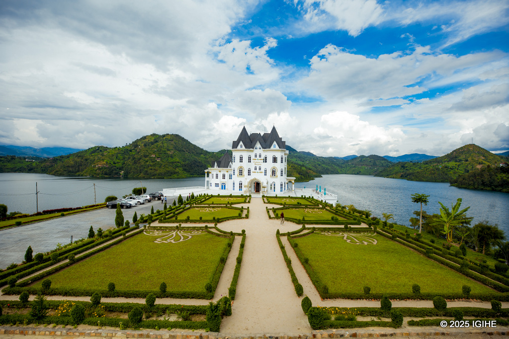 Château le Marara ni hoteli yubatse mu buryo bwihariye, butamenyerewe cyane mu Rwanda
