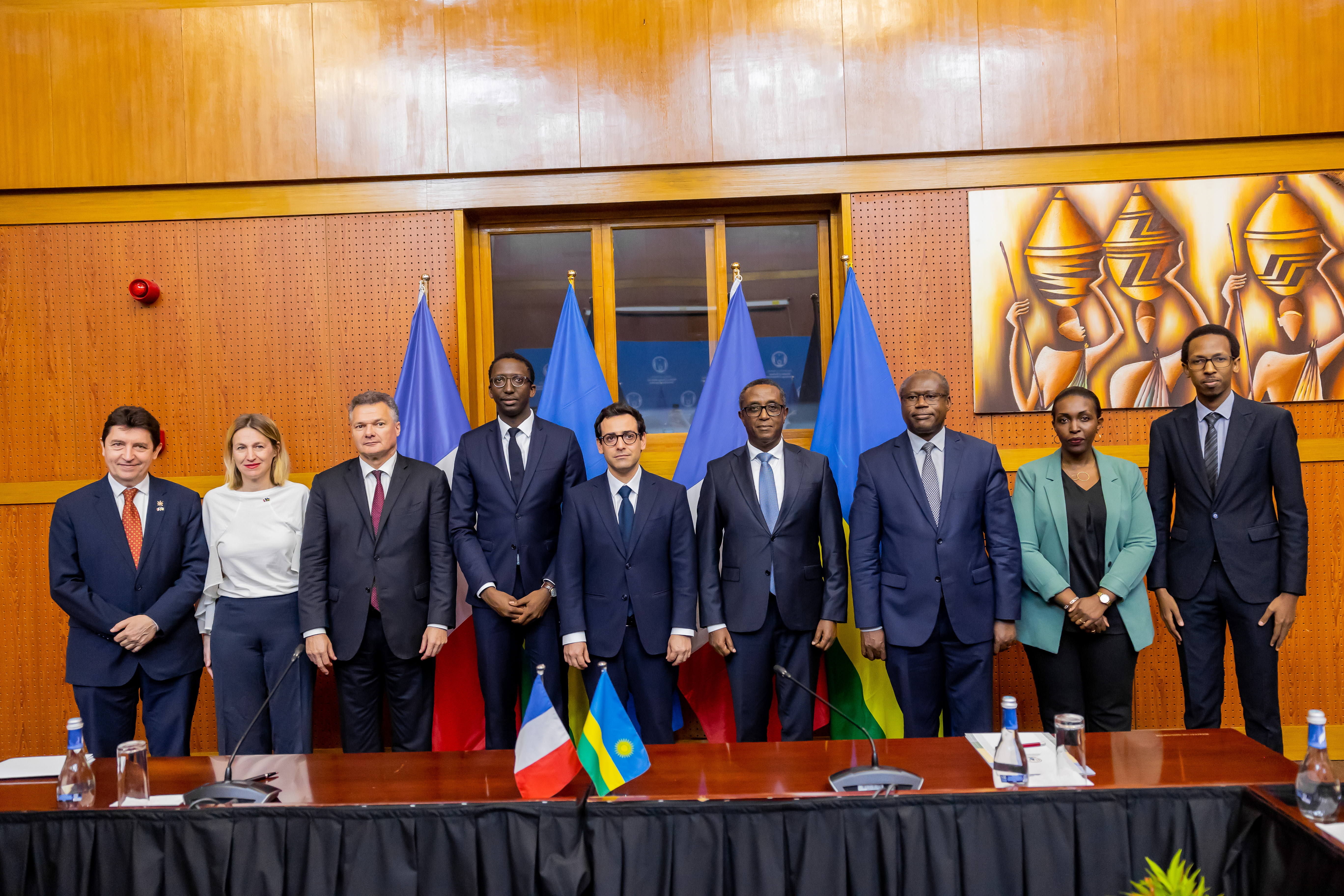 Minisitiri Séjourné yaherekejwe n'abandi bayobozi batandukanye bo mu Bufaransa