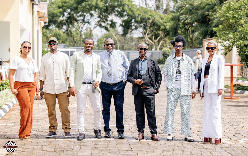 Abagize akanama nkemurampaka bagizwe n'inzobere mu byiciro bitandukanye by'inganda ndangamuco