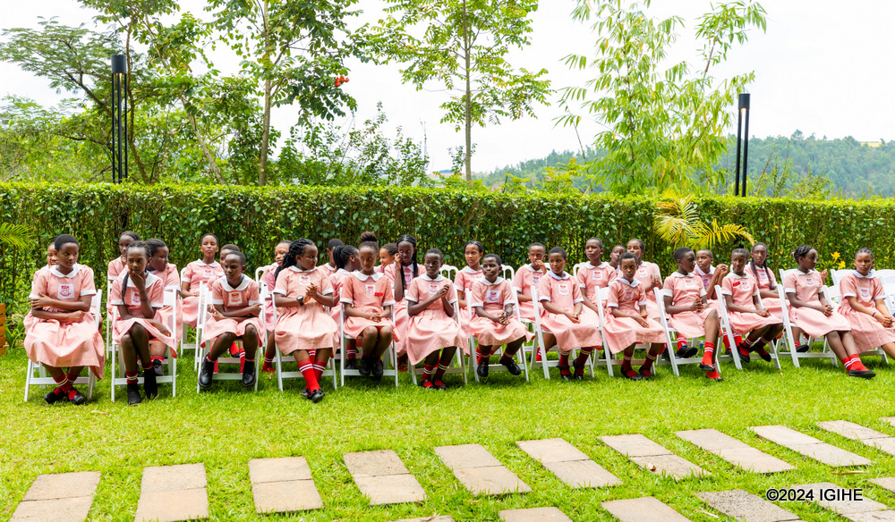 Abanyeshuri bo muri Kigali Parents School basobanuriwe uruhare rwabo mu kubungabunga ibishanga, biyemeza gushyira mu bikorwa umukoro bahawe
