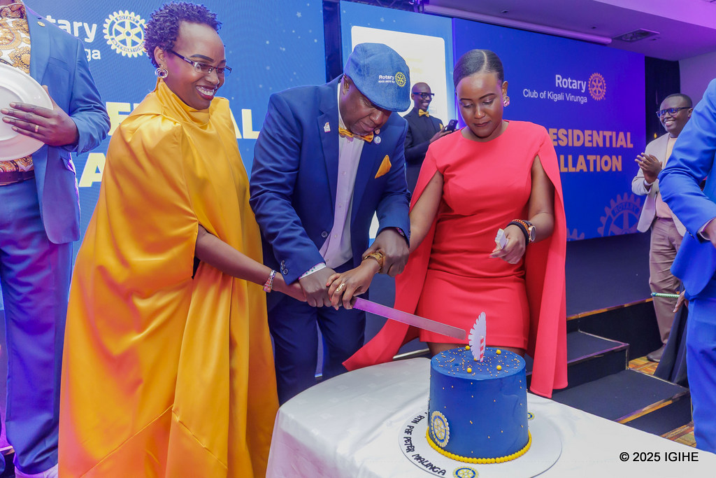 Habayeho umwanya wo gukata Cake
