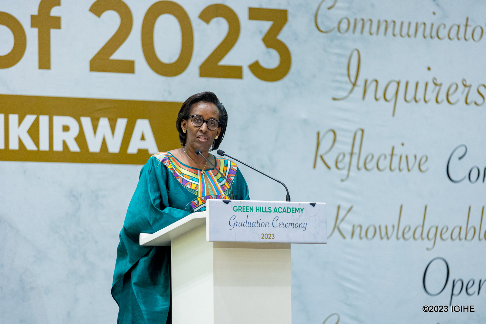 Madamu Jeannette Kagame yasabye abarangije muri Green Hills Academy gukora amahitamo akwiye