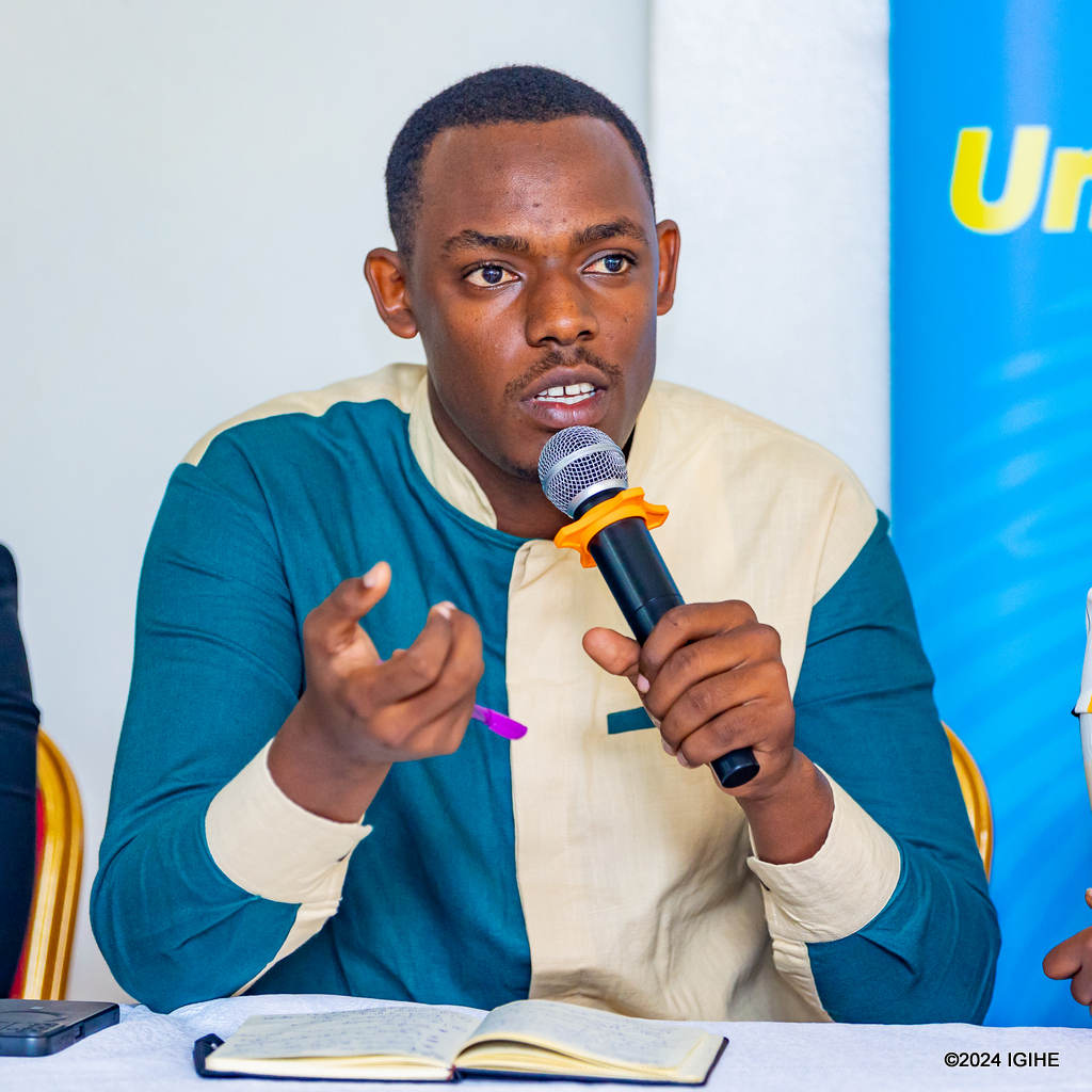 Umunyeshuri muri Kaminuza y'u Rwanda, Ishami ry'Ubumenyi n'Ikoranabuhanga akaba n'Umuyobozi wa Club y'aho y'ubumwe n'ubudaheranwa, Frank, yasabye urubyiruko rugenzi rwe kwiga amateka