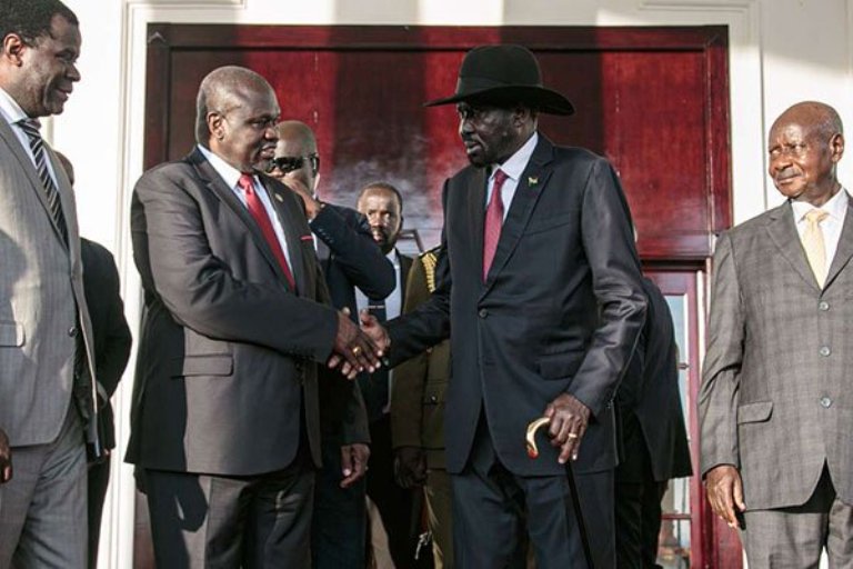 Perezida Kiir asuhuzanya na Riek Machar bahanganye