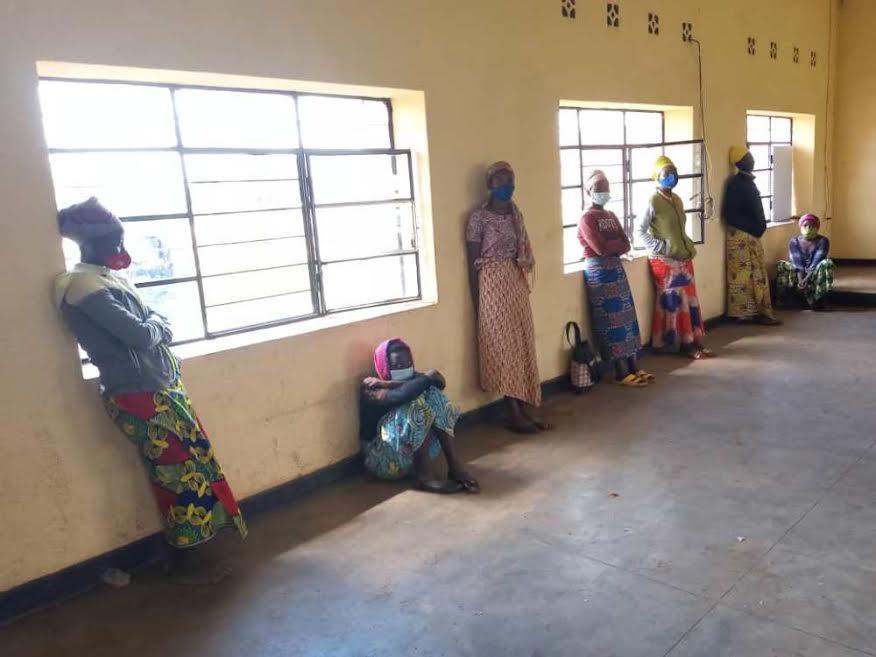 Abaturage bo mu Karere ka Huye bafashwe barenze ku mabwiriza yo kwirinda Covid-19