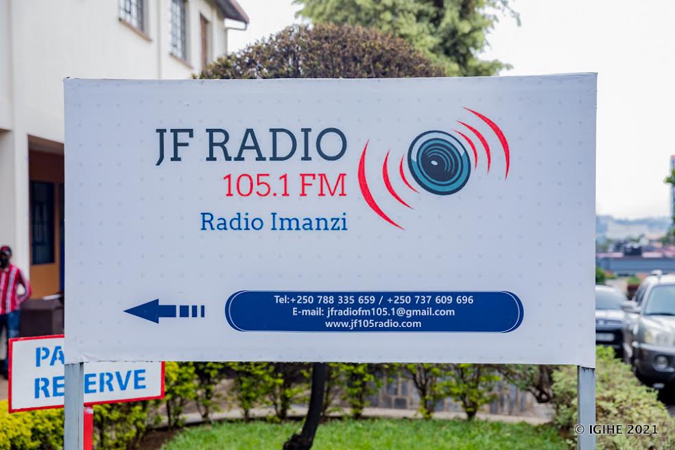 Umurongo wakoreragaho Radio Amazing Grace wahawe radiyo nshya