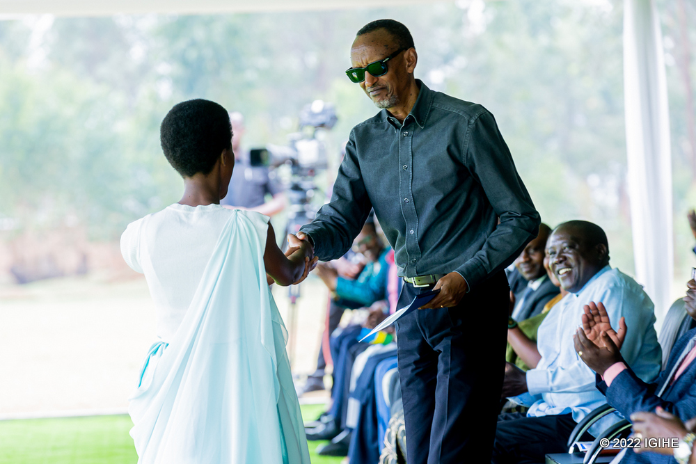 Umukuru w'Igihugu yashimiye Uwababyeyi ku muvugo we wuje ubuhanga