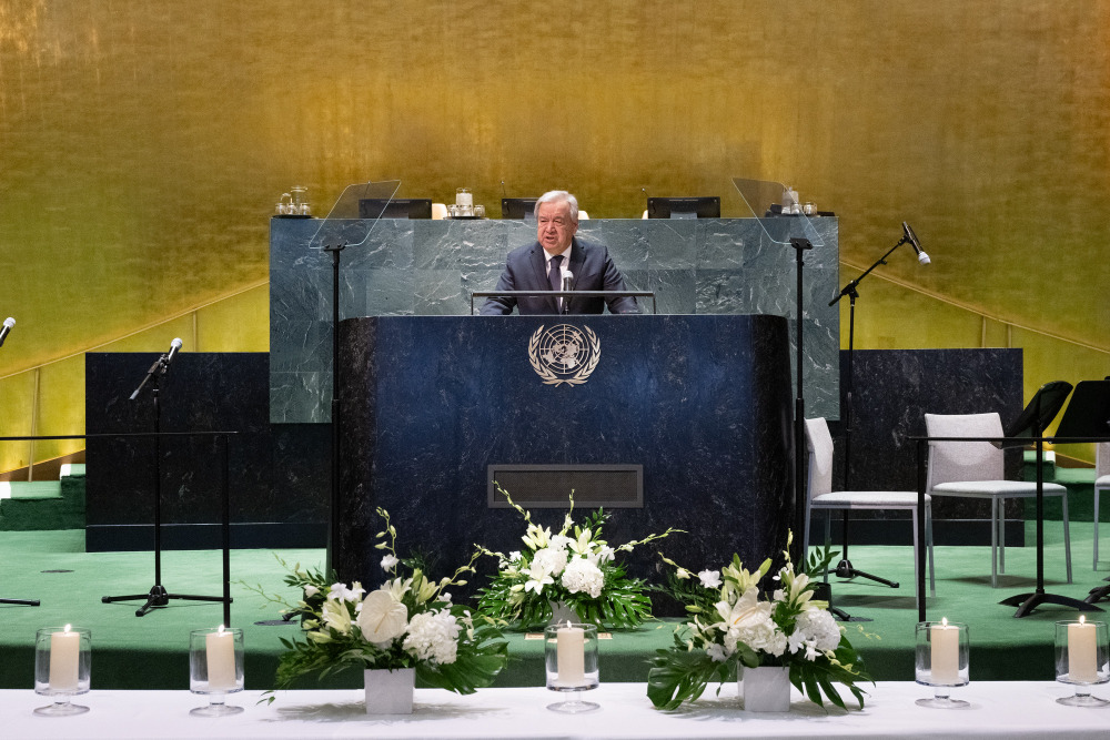 Umunyamabanga Mukuru w’Umuryango w’Abibumbye, António Guterres yagaragaje ko Isi izahora itewe isoni n'uko Jenoside yakorewe Abatutsi yabaye irebera