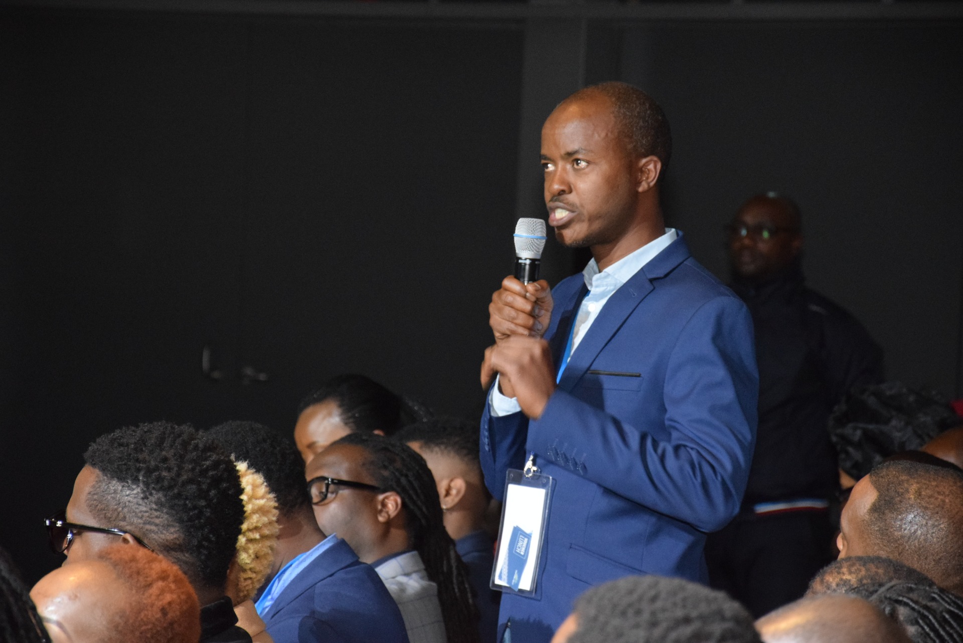 Gatera Emmanuel yashimiye Perezida Kagame ku ruhare rwe n’ingabo za RPA mu kubohora igihugu, yiyemeza kumuha inka