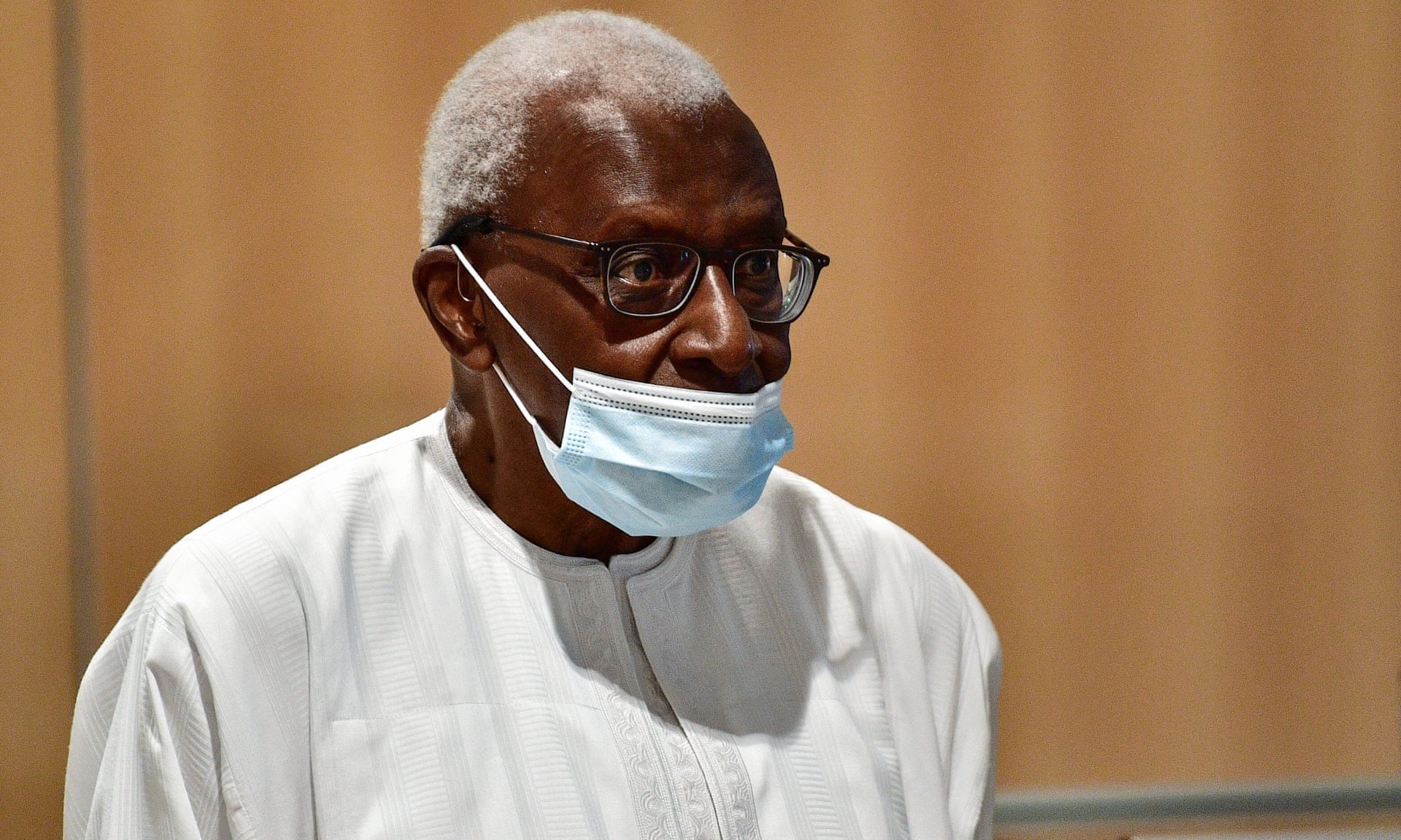 Lamine Diack yahamijwe ibyaha bya ruswa