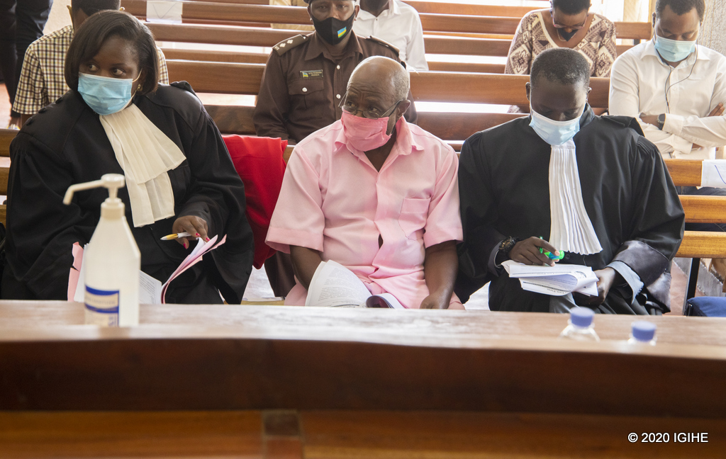 Rusesabagina yunganirwa na Me Nyembo Emeline na Me Rugaza David