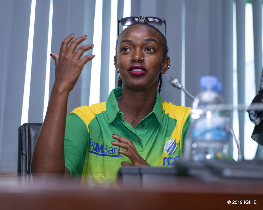 Diane Ishimwe Dusabemungu abwira bagenzi be ko azirata imyanya yo mu nzego nkuru za Leta u Rwanda rukomeje guha abagore