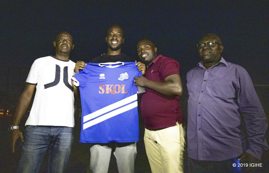 Kimenyi Yves yasinyiye Rayon Sports ndetse anerekanwa ku mugoroba wo kuri uyu wa kabiri