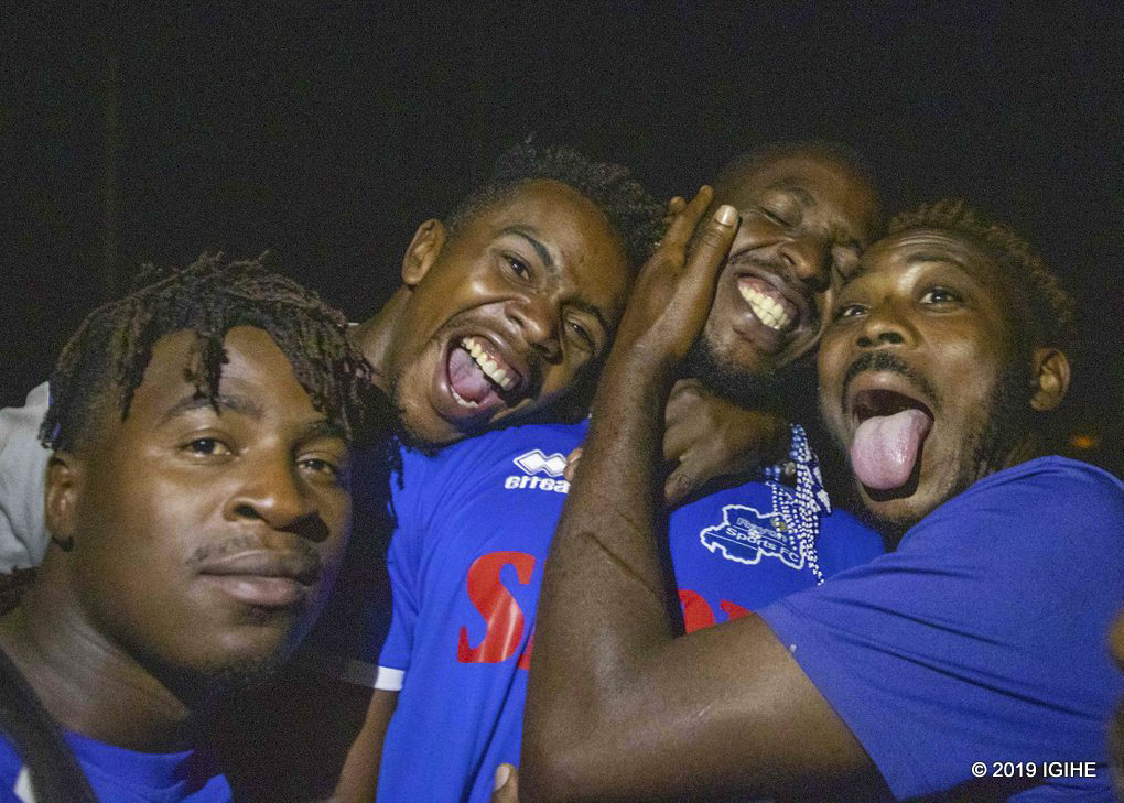 Abafana bamwishimiye cyane ku Kibuga cy'imyitozo cya Nzove