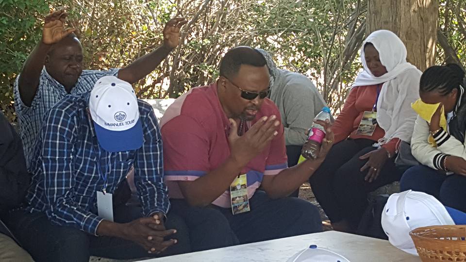 Cobra ari mu bakirisitu baherekeje Gitwaza muri Israel