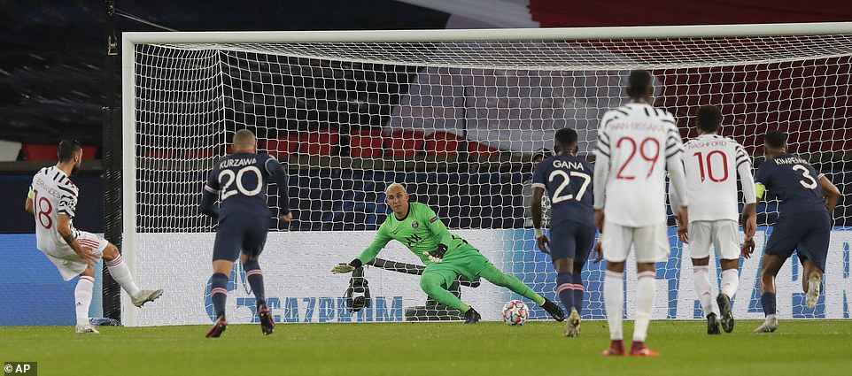 Penaliti yasubiwemo, Fernandes arayitsinda