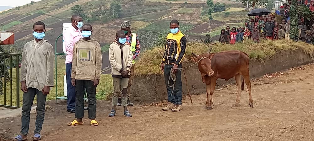 Abaturage basabwe kwirinda kwambuka mu buryo butemewe n'amategeko mu gihe imipaka itarafungurwa