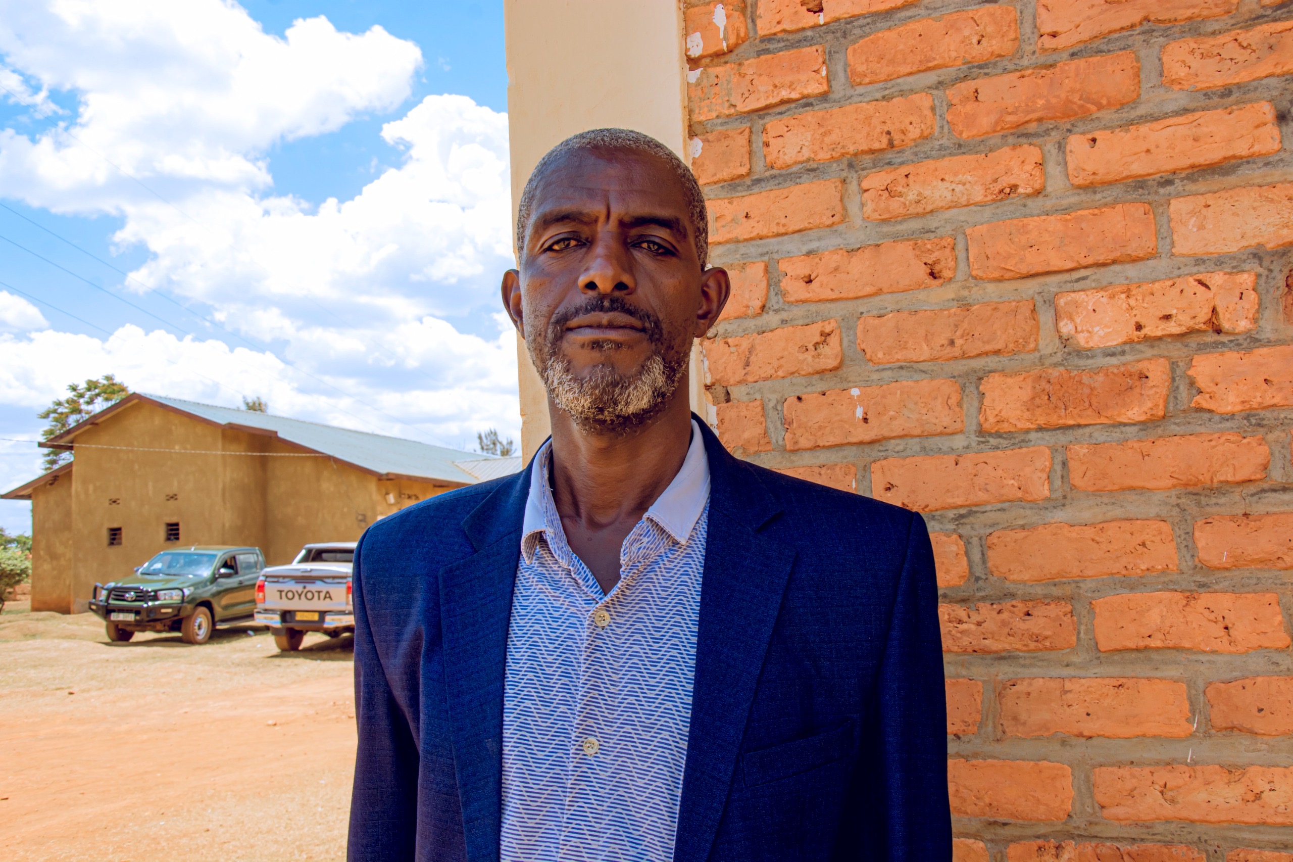 Ngarambe umaze imyaka 36 yigisha, yavuze ko hakenewe gukemurwa ikibazo cy’intebe nke mu mashuri