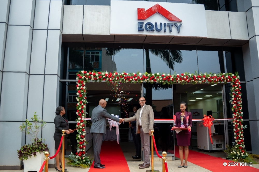 Ku wa 3 Mutarama 2024, ni bwo ahari amashami ya Cogebanque hose hahinduwe hashyirwa ibirango bya Equity Bank