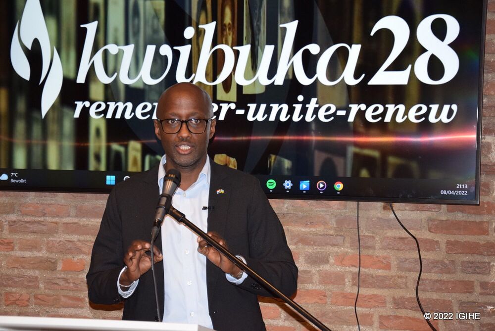 Amb. Olivier Nduhungirehe uhagarariye u Rwanda mu Buholandi atanga Ikiganiro mu Ijoro ryo Kwibuka ku nshuro ya 28 Jenoside yakorewe Abatutsi