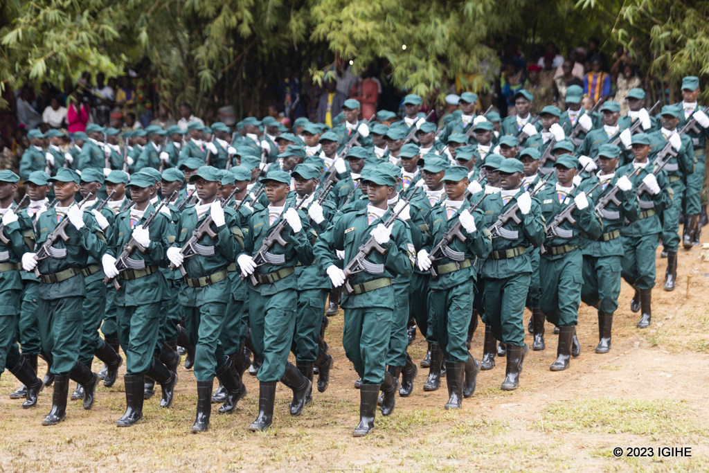 Bakoze akarasisi karyoheye amaso kameze nk'agasanzwe gakorwa n'Ingabo z'u Rwanda