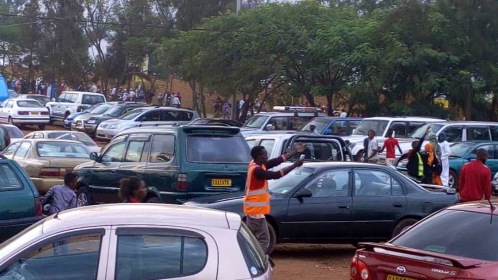 Bashyira ku murongo ibinyabiziga bakanabicungira umutekano