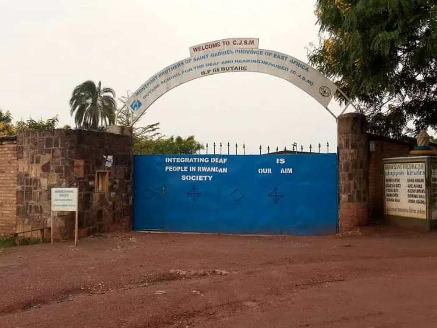 Bamwe mu bana biga muri iri shuri bafite ikibazo cyo kudahagarara neza baterwa n'ibibazo by'imitekerereze/ Ifoto: Prudence Kwizera