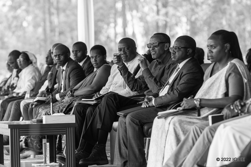 Perezida Kagame yasabye abaturage kujya begera abayobozi bo mu nzego z'ibanze, bakabakemurira ibibazo na mbere y'uko bijya mu nkiko