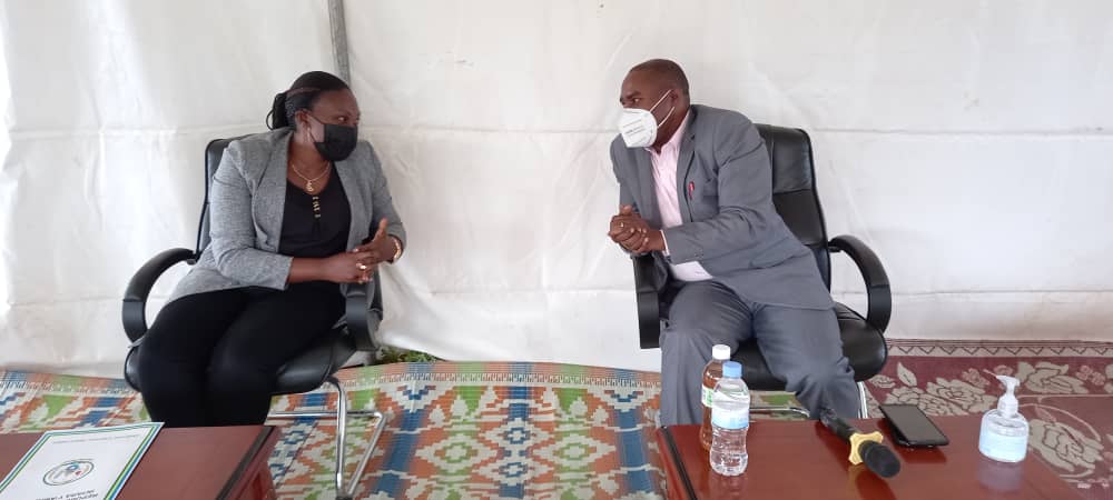 Guverineri Cishahayo na Kayitesi biyemeje gukomeza guhanahana amakuru ku nyungu z'umutekano n'iterambere ry'ibihugu byombi
