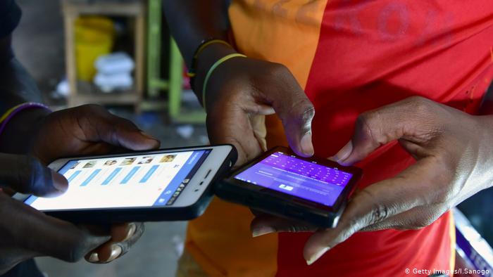 Bamwe mu bagize ishyaka rya NRM konti zabo kuri Facebook zafunzwe