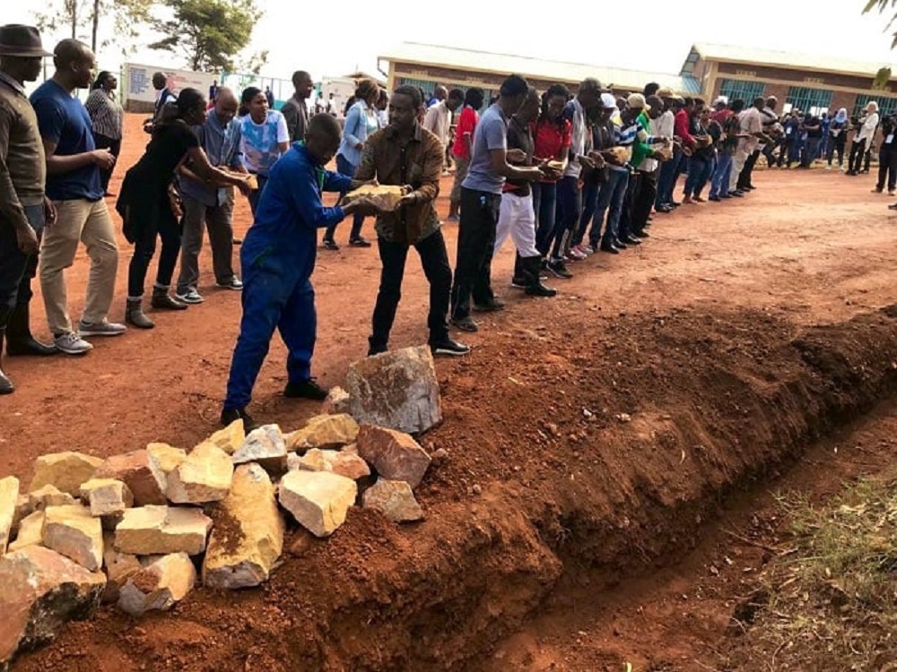 Umuganda ugenda ufasha mu bikorwa bitandukanye birimo no kubaka amashuri