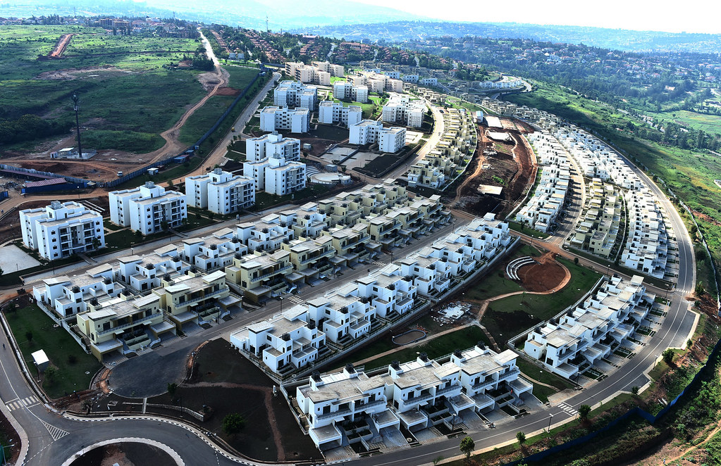 Imiturire igezweho yarimakajwe, igihugu gisezerera za Nyakatsi ahubwo hashyirwa imbere imidudugu n'inzu zigerekeranye