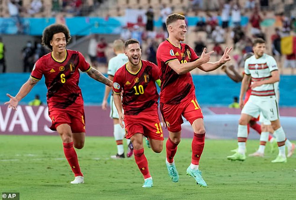 Thorgan Hazard yishimira igitego cyafashije igihugu cye gukomeza muri 1/4