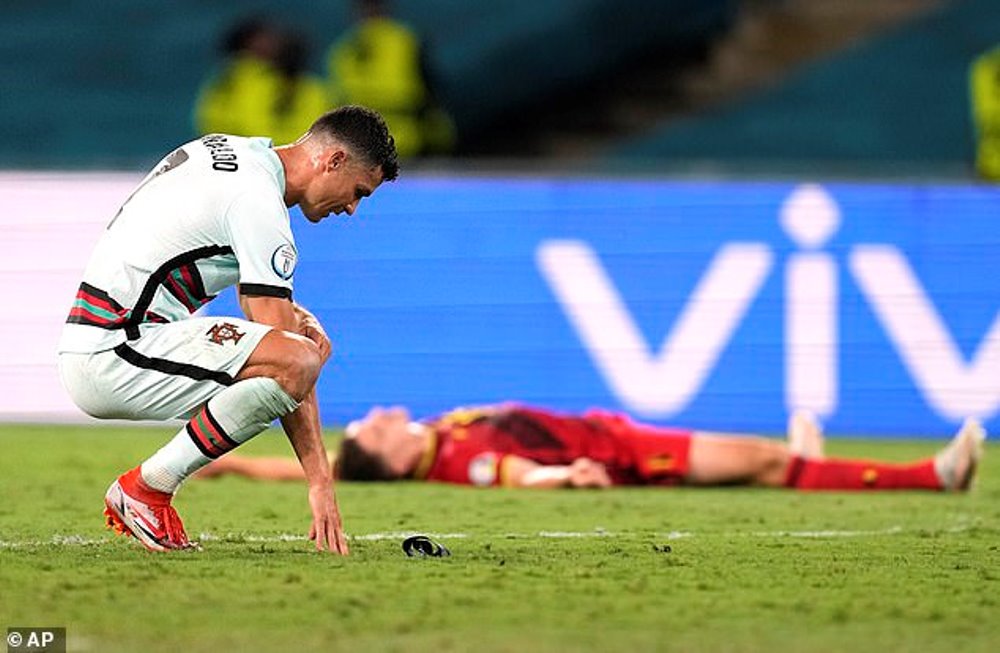 Cristiano Ronaldo na bagenzi be basezerewe mu gihe ari bo batwaye igikombe giheruka gukinirwa