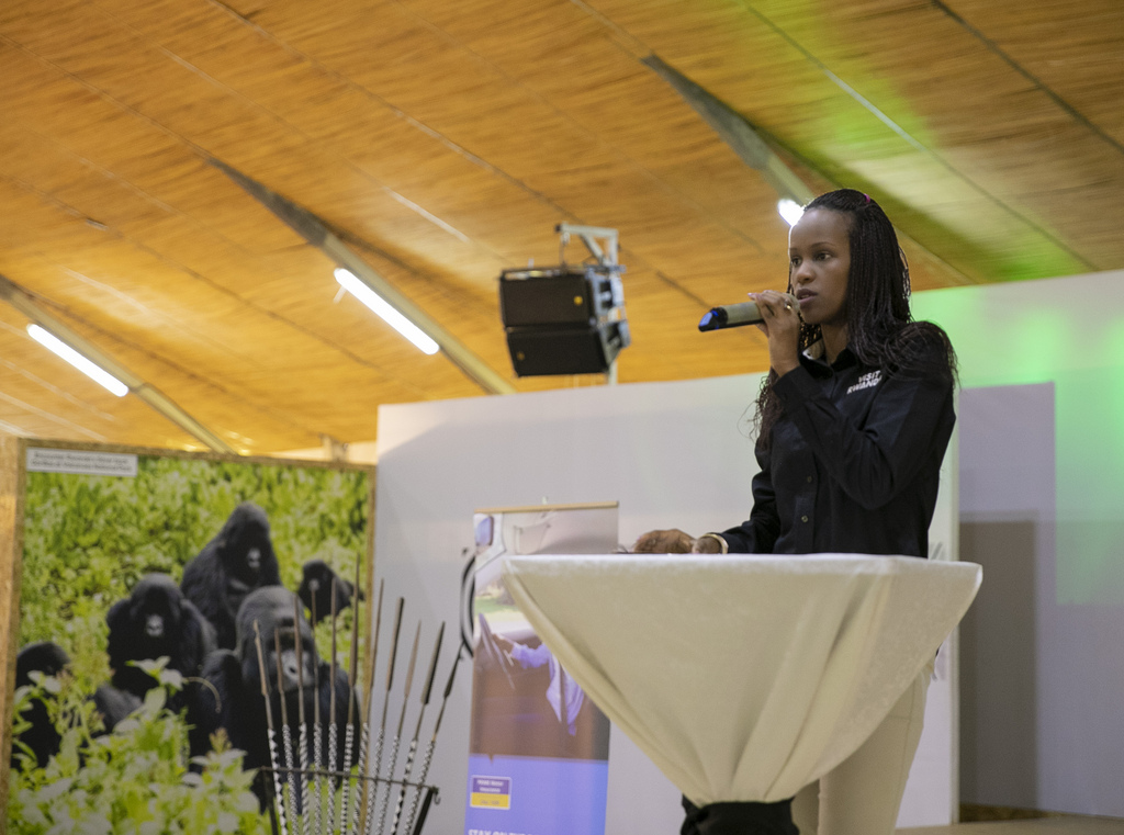 Umuyobozi Mukuru muri RDB Ushinzwe ubukerarugendo, Belise Kariza, yagaragaje ko kimwe mu bintu byaburaga mu bukerarugendo bw’u Rwanda ari imodoka zitembereza abantu mu mujyi