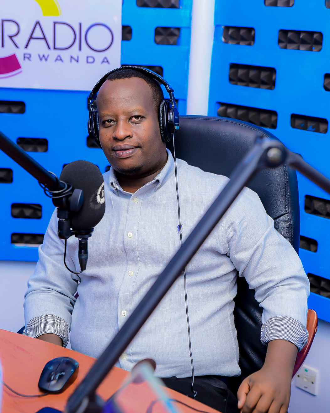Kwizigira Jean Claude yafatanyaga kwiga, kwigisha no gukora itangazamakuru