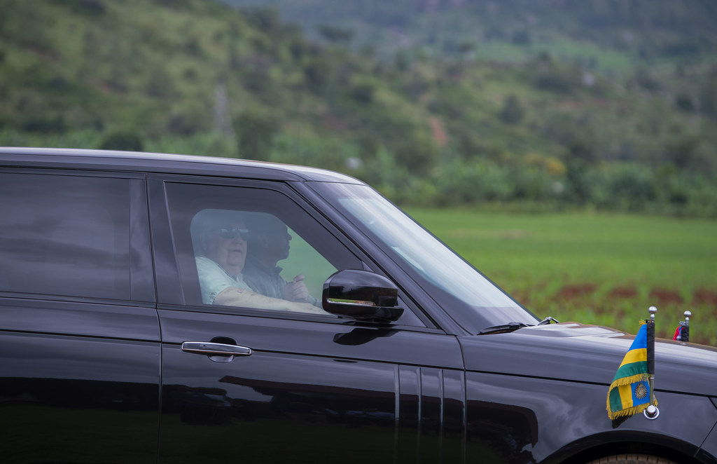 Yakunze kuvuga ko mu Rwanda ariho honyine muri Afurika yakorera imishinga ye akumva atekanye