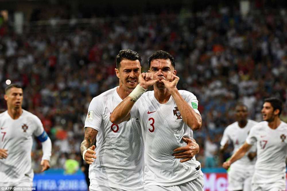 Kepler Laveran de Lima Ferreira uzwi nka Pepe yishimira igitego kimwe Portugal yabonye muri uyu mukino