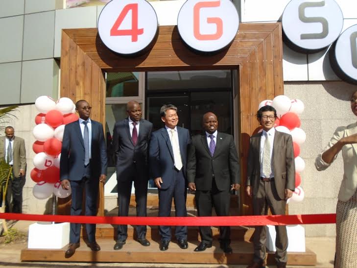 Ubwo ikigo Olleh Rwanda Network gitangiza ahazajya hatangirwa serivizi za internet ya 4G mu mujyi wa Kigali