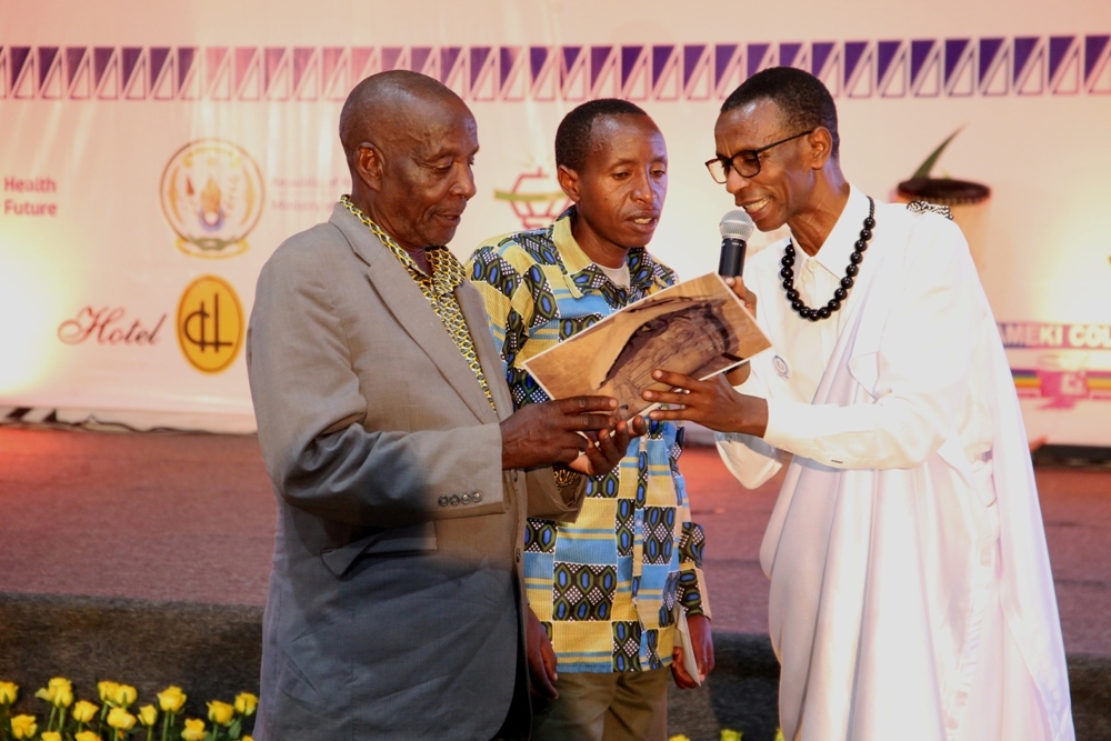 Hahembwe abagiye bagira uruhare mu gusigasira umuco n'amateka by'u Rwanda
