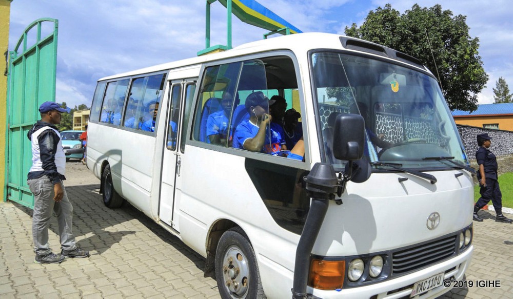 Nyuma yo gutangaza ko Rayon Sports yaguze imodoka, ikomeje kwitabira imikino ikoresheje Coaster zisanzwe