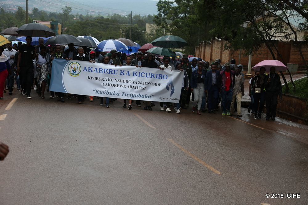 Hakozwe urugendo rwo kwibuka inzira y'umusaraba Abatutsi bari bahungiye muri ETO Kicukiro banyujijwemo bagiye kwicirwa i Nyanza ngo bavangwe n'imyanda mu kimoteri