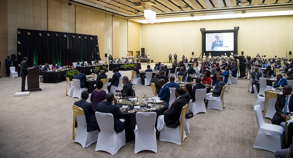Abayobozi batandukanye ku ruhande rw'u Rwanda na Mozambique bitabiriye isangira ry'Abakuru b'ibihugu byombi