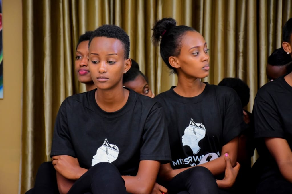 Agahinda kari kose ku bakobwa bari basigaye mu mwiherero nyuma y'ugusezererwa kwa mugenzi wabo