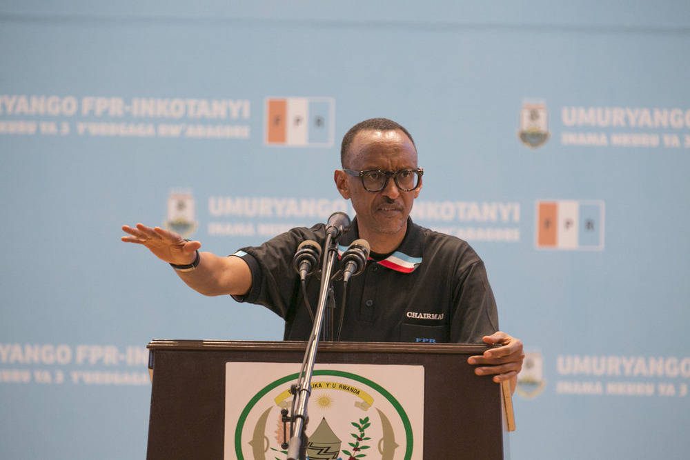 Perezida Kagame yavuze amateka y’umuryango FPR Inkotanyi ari ayo guhindura ubuzima bw’Abanyarwanda bose ntawe usigaye inyuma ahubwo buri wese akagendana n’igihe.