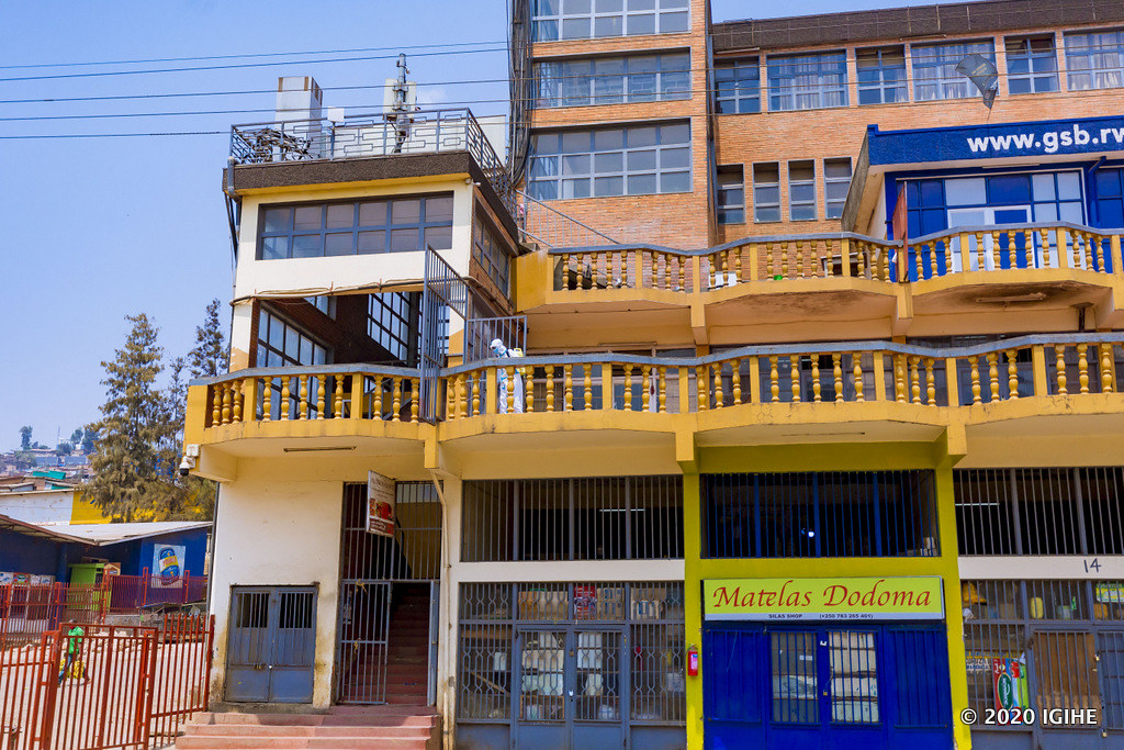 Iki gice cyari gikomeje kugaragaramo abarwayi ba COVID-19 benshi