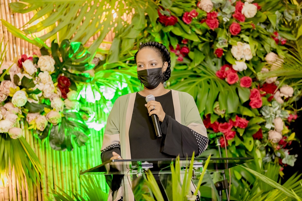 Apôtre Munezero Alice Mignonne uyobora Umuryango Women Foundation na Noble Family Church yavuze ko kwemera gukingirwa COVID-19 atari ikimenyetso cyo kutizera imbaraga z’Imana